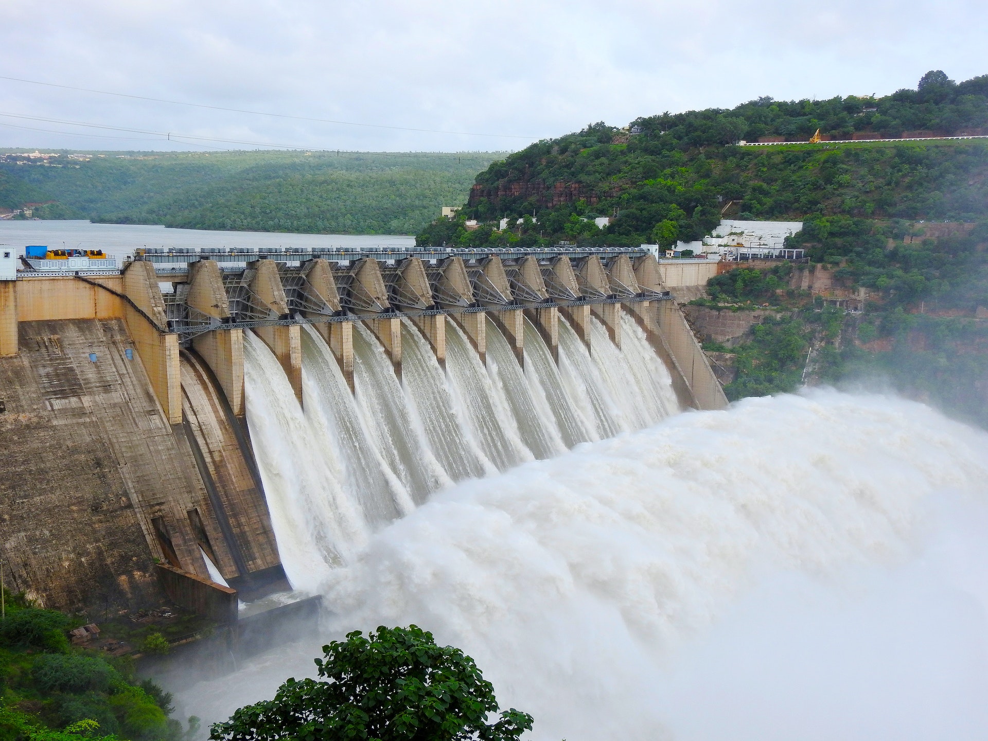 dam-and-dike-monitor-in-vietnam-nelen-schuurmans